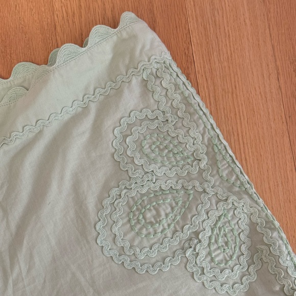 Juliet Dunn Poplin High Waisted Shorts with Ric Rac Embroidery - Picture 4 of 5